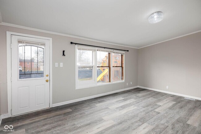 Foto del edificio - 3831 Ireland Dr