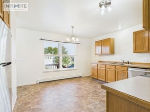 Building Photo - 212 Show Pl