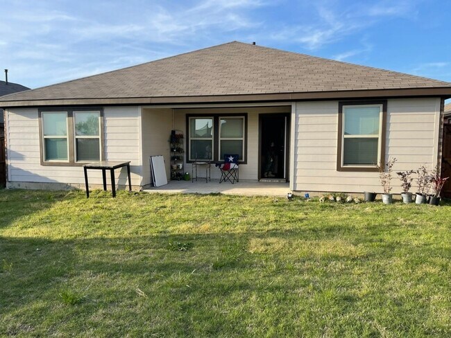 Building Photo - 4 Bedroom Single Family Home in Forney