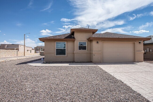 Foto del edificio - RECENTLY RENOVATED EASTSIDE HOME