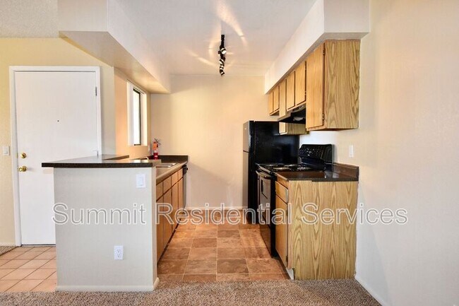 Foto del edificio - 811 E Prince Rd