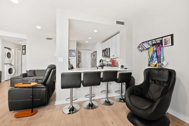 Foto del edificio - 600 Harbor Blvd