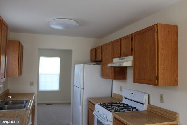 Foto del edificio - 8651 Chester Ct