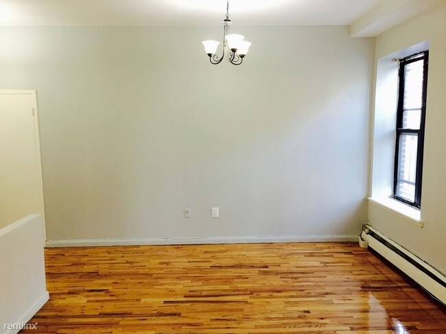 Foto del edificio - 1604 Bedford Ave