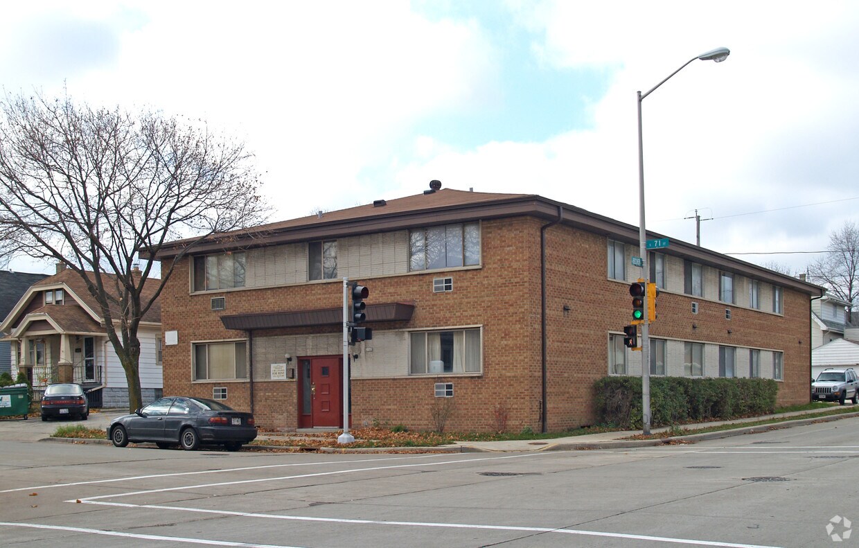 Foto del edificio - 2103 S 71st St
