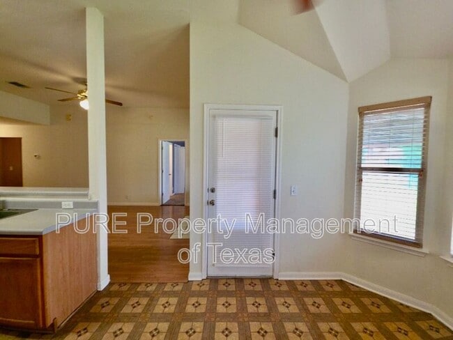 Foto del edificio - 110 Meadowside Dr