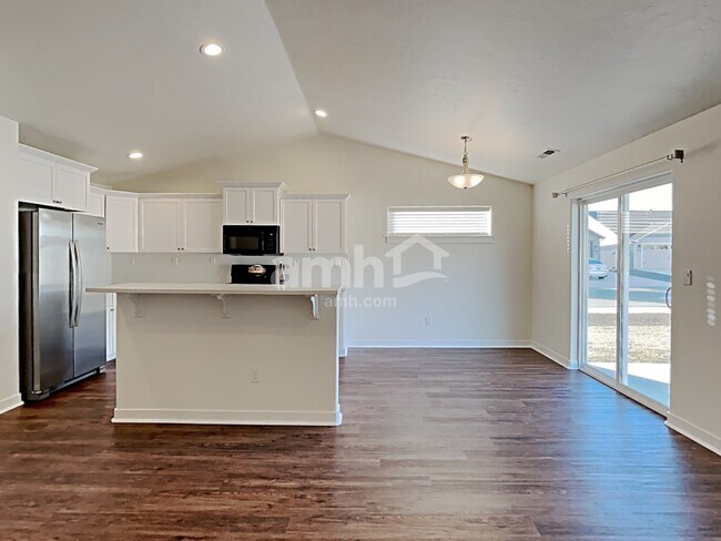 Foto del edificio - 504 Diamond Lake St