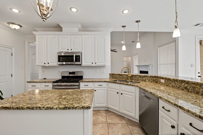 Building Photo - 404 Golden Leaf Ct
