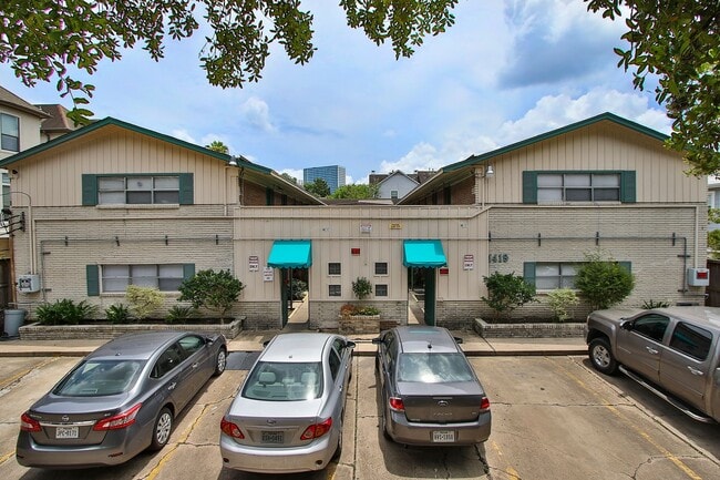 Building Photo - 1419 Hyde Park