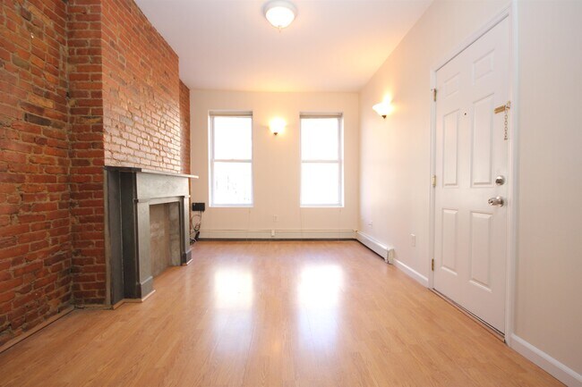 Building Photo - 353 7th St