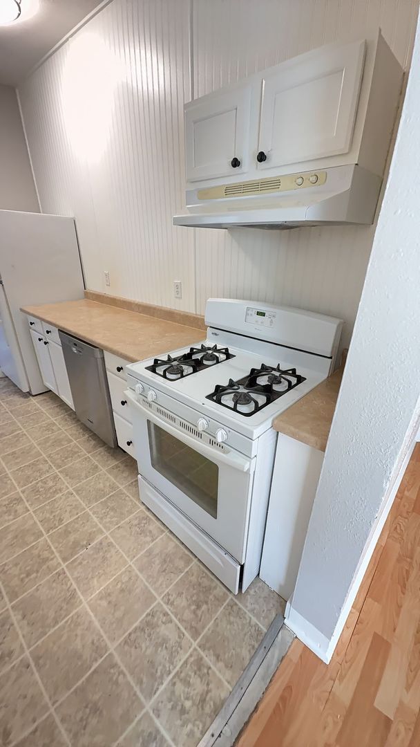 Building Photo - PRELEASE:  5 bdrm/2 bath near Park, WWU and Downtown