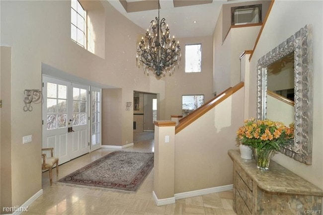 Building Photo - 4 br, 3.5 bath House - 4130 Vicasa Dr