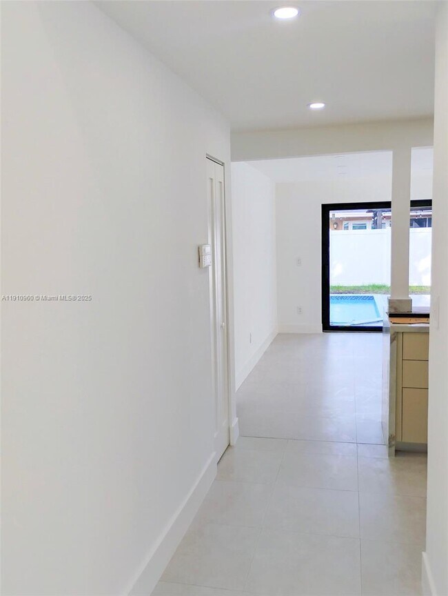 Foto del edificio - 20615 NE 9th Ct