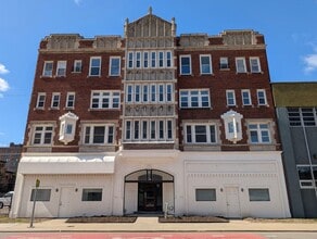 Building Photo - 3525 Cass Ave