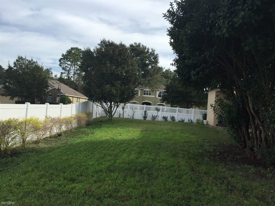 Foto principal - 3877 Blue Crest Ave
