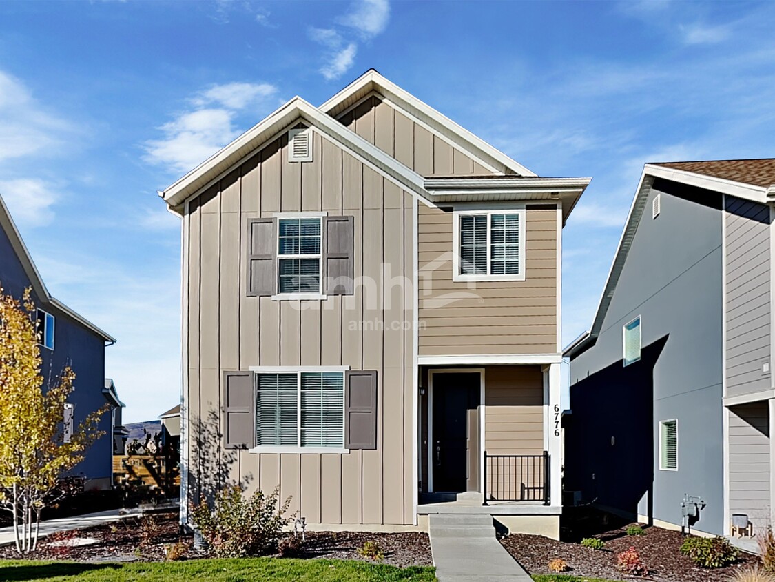 Foto principal - 6776 N Silver Creek Drive