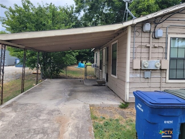 Building Photo - 203 Veterans Ave