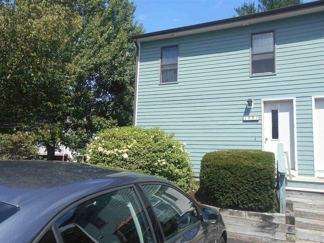 1001 Piscassic St, Newmarket, NH 03857 Townhome Rentals in Newmarket