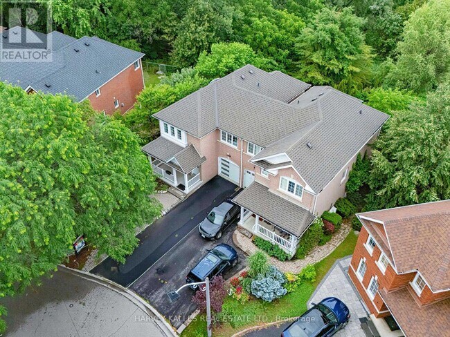 Photo du bâtiment - 2120 Erin Gate Blvd