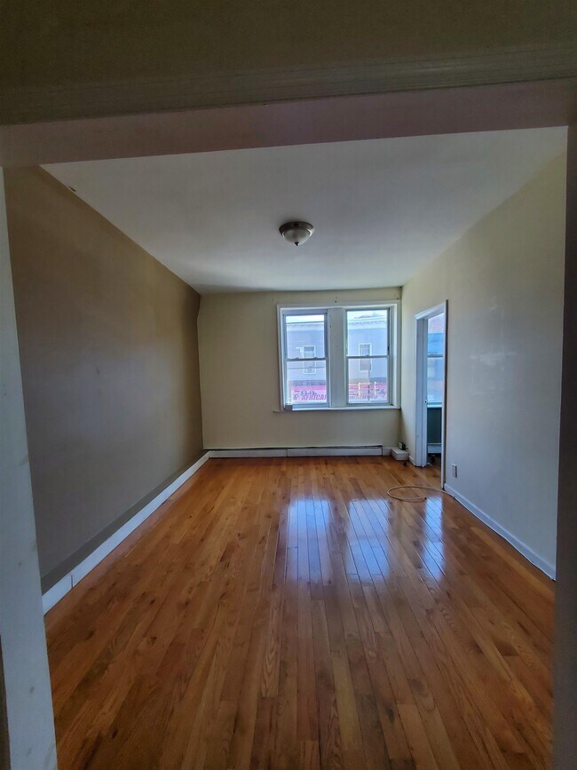 Foto del edificio - 583 West Side Ave