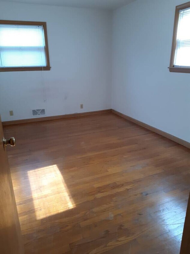 Bedroom - 213 N Midvale Blvd