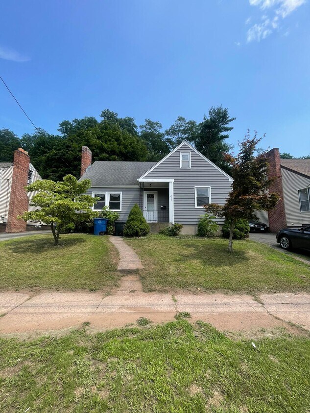 Primary Photo - 215 Fitch St