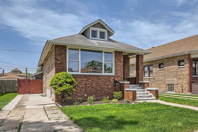 Building Photo - 8636 S Hermitage Avenue