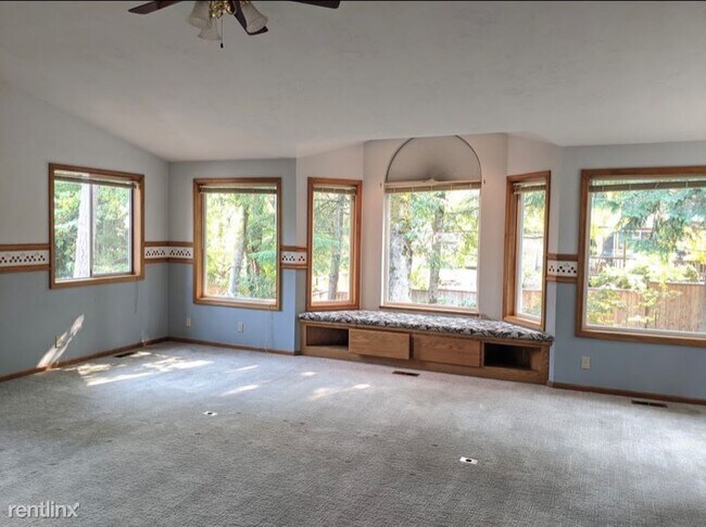 Building Photo - 3 br, 2.5 bath House - 2673 Garfield St