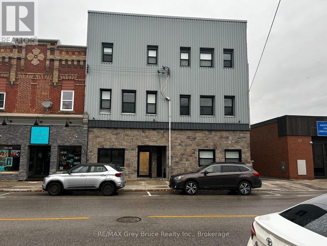 Photo principale - 39 1st Ave S