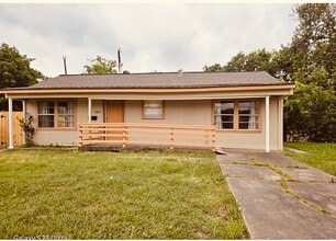 Building Photo - 3026 Airport Blvd