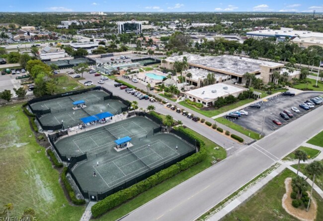 Foto del edificio - 1700 Pine Valley Dr
