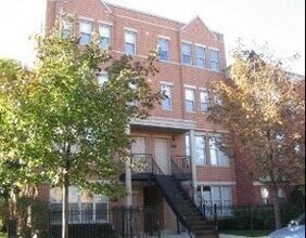 Building Photo - 717 W Evergreen Ave