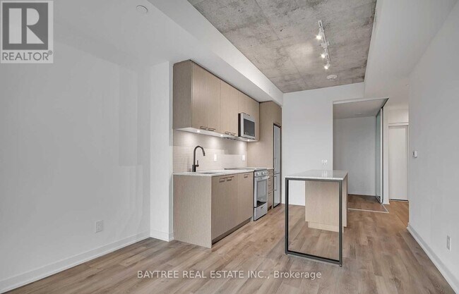 Building Photo - 1808 St Clair Ave W