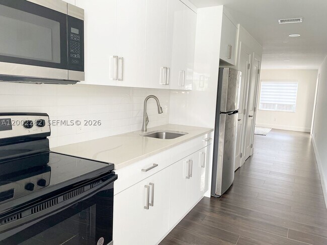 Foto del edificio - 471 NW 32nd Pl
