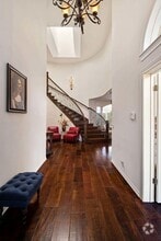 Building Photo - 5511 Courtyard Dr