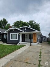 Building Photo - 3923 N Kenwood Ave