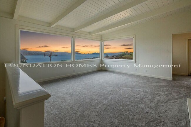 Building Photo - 221 Richardson Dr