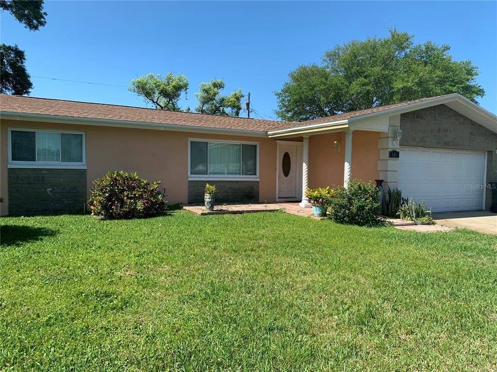 Primary Photo - 586 E Lake Dr