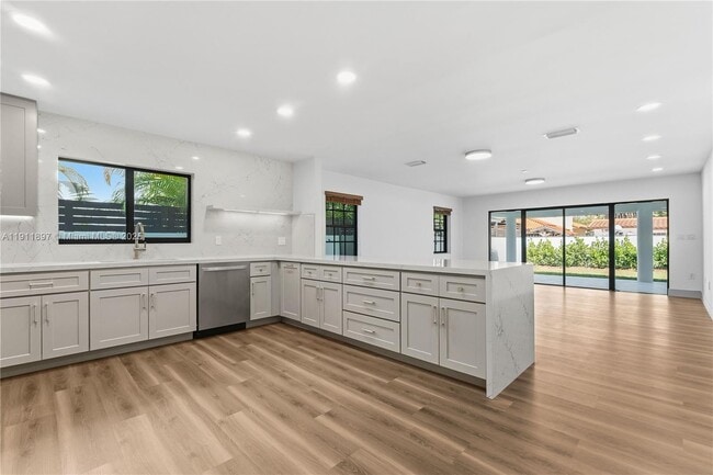 Foto del edificio - 443 SW 21st Rd