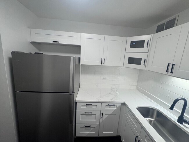 Building Photo - 211 E Ohio St