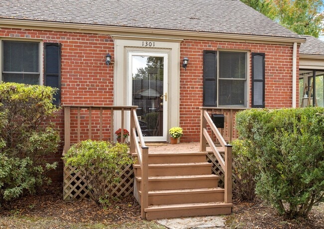 Building Photo - 1301 Orchard Rd