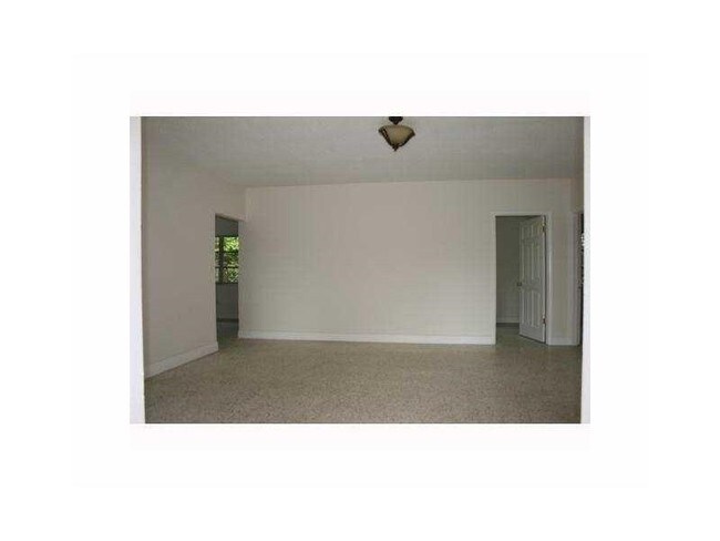 Building Photo - 1080 NE 92nd St