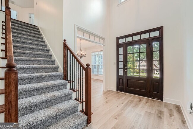 Building Photo - 220 Glade Knoll Trail