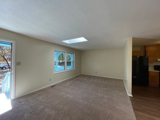 Foto del edificio - 711 Niven Ave