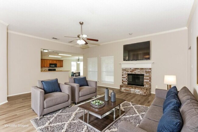 Foto del edificio - 125 Adams Dr