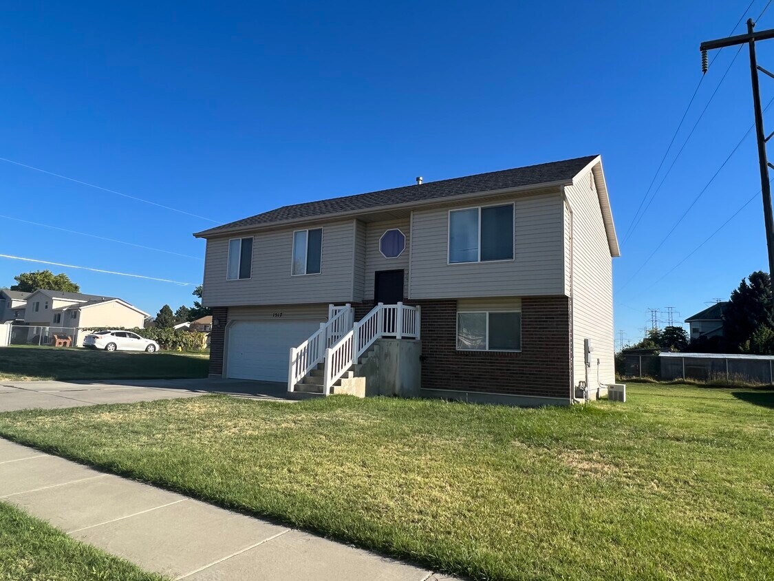 1517 W 600 N, Clinton, UT 84015 House Rental in Clinton, UT