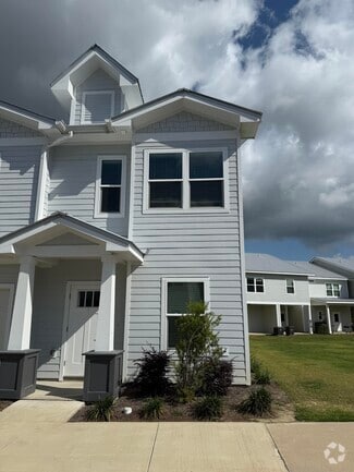 Building Photo - 202 Date Palm Ln
