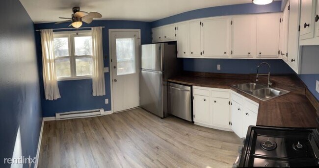 Building Photo - 2 br, 1 bath Townhome - 508 W. Washington