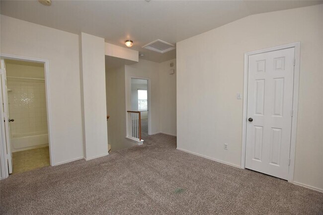 Foto del edificio - 3305 Winding River Trail