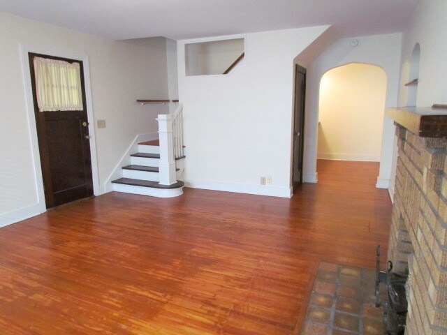 Living Room - 628 S Main St
